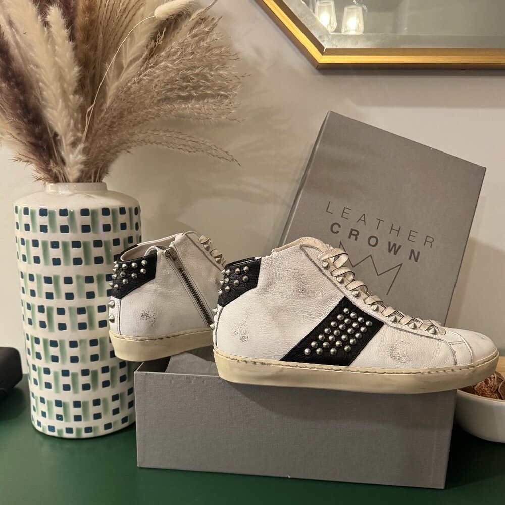 Leather Crown STUDBORN | Vintage Revisited White & Black - Mid top - Womens